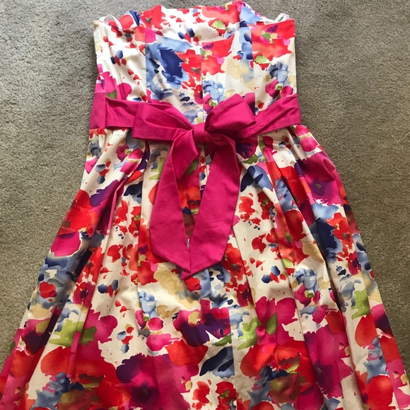 Beautiful strapless tea dress - Picture 3 of 3